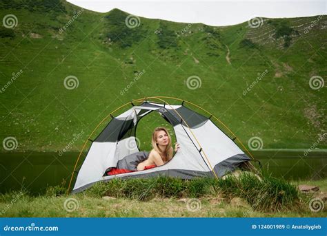 naked in outdoor